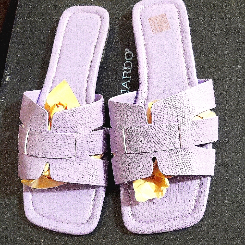 💜PURPLE T SLIDES IN 👒👙NWT